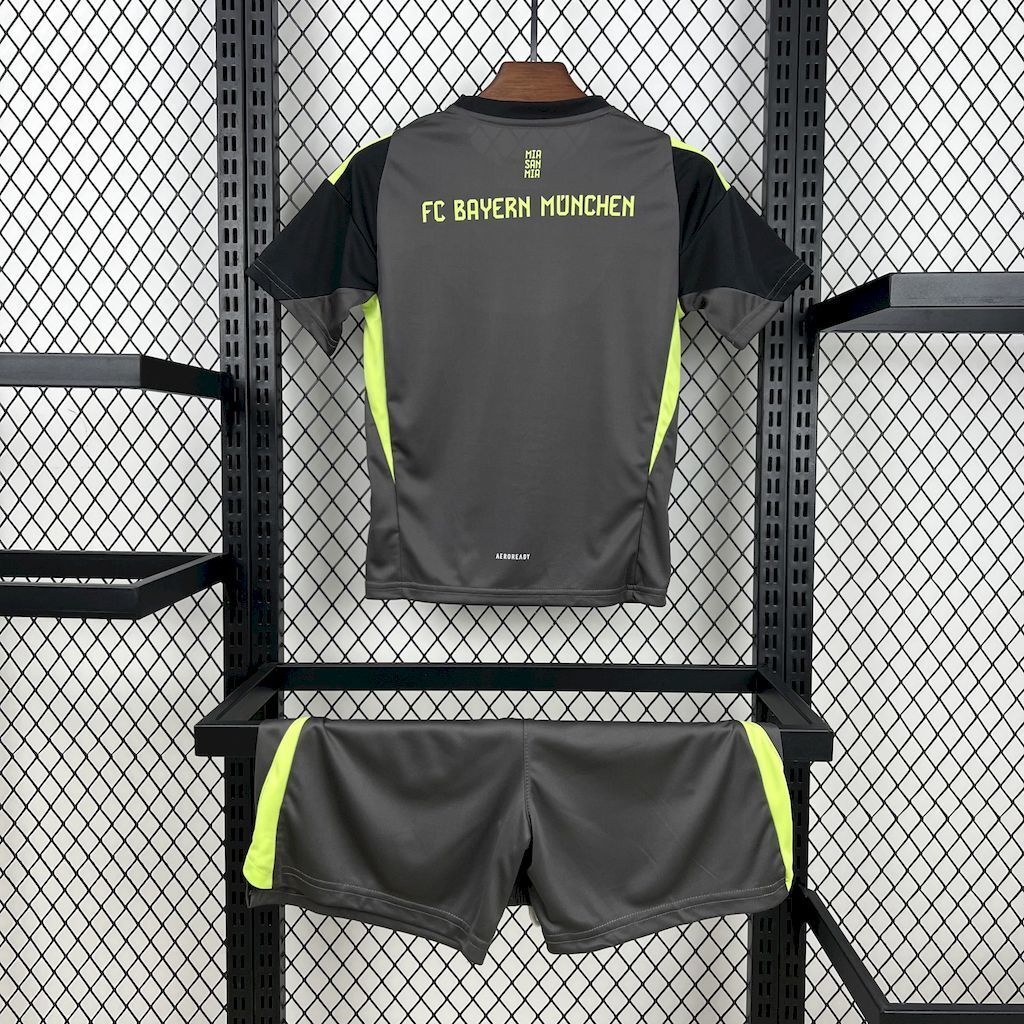 Kit Infantil Portugal Bayern 25/26 Goleiro