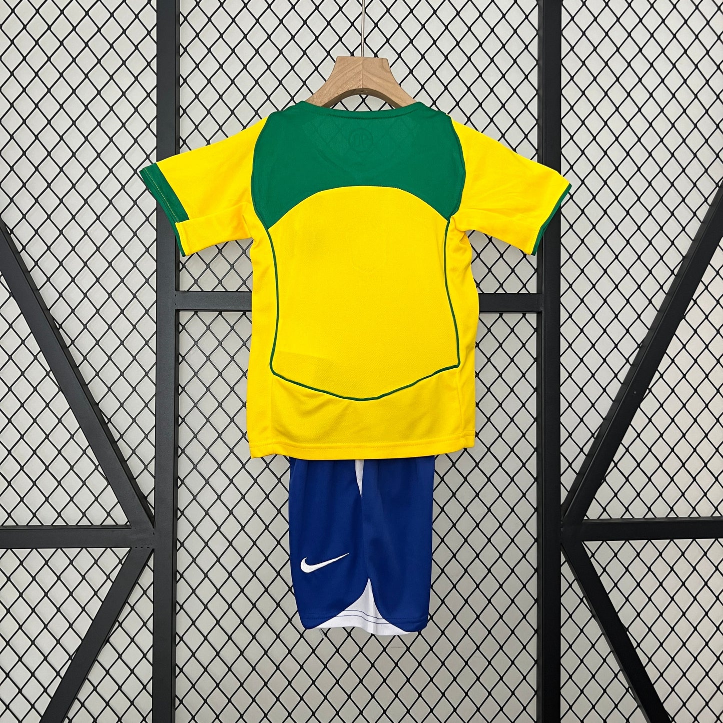 Kit Infantil Seleção Titular 2004 - Versão retro
