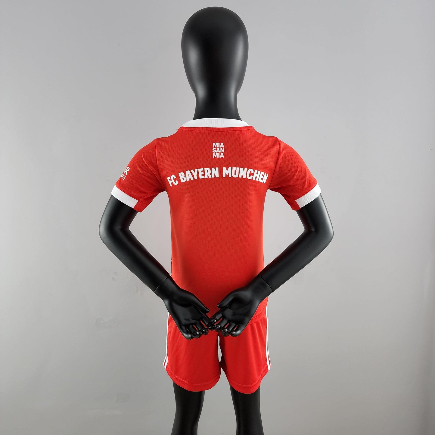 Kit Infantil Bayern Titular 22/23 - Boutique do Boleiro