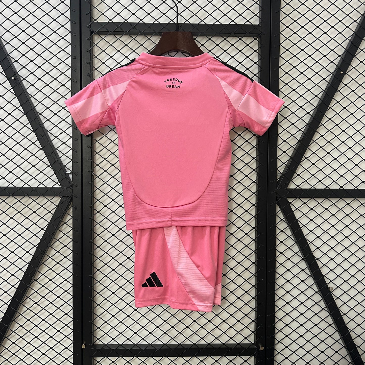 Kit infantil Miami Titular 25/26