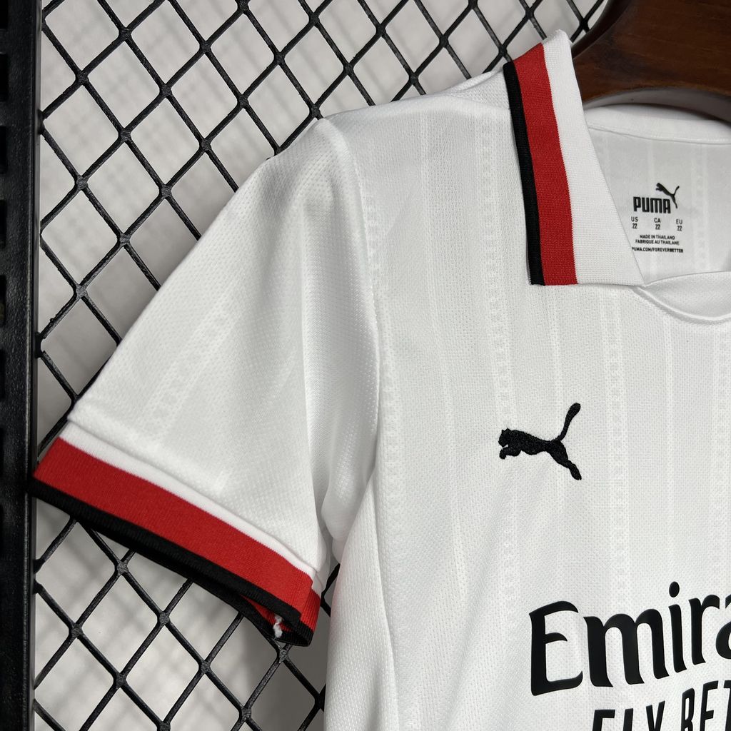 Kit Infantil Milan Reserva 24/25