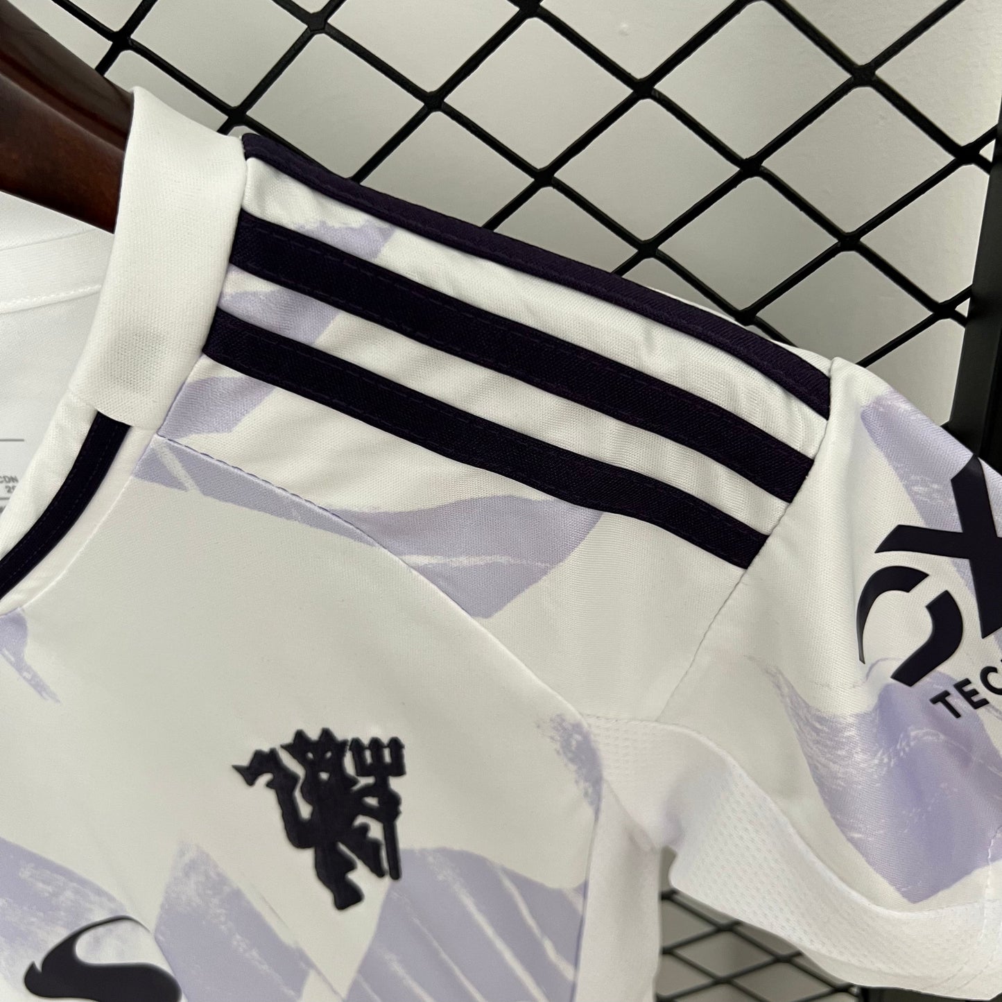 Kit Infantil Manchester United Reserva 25/26