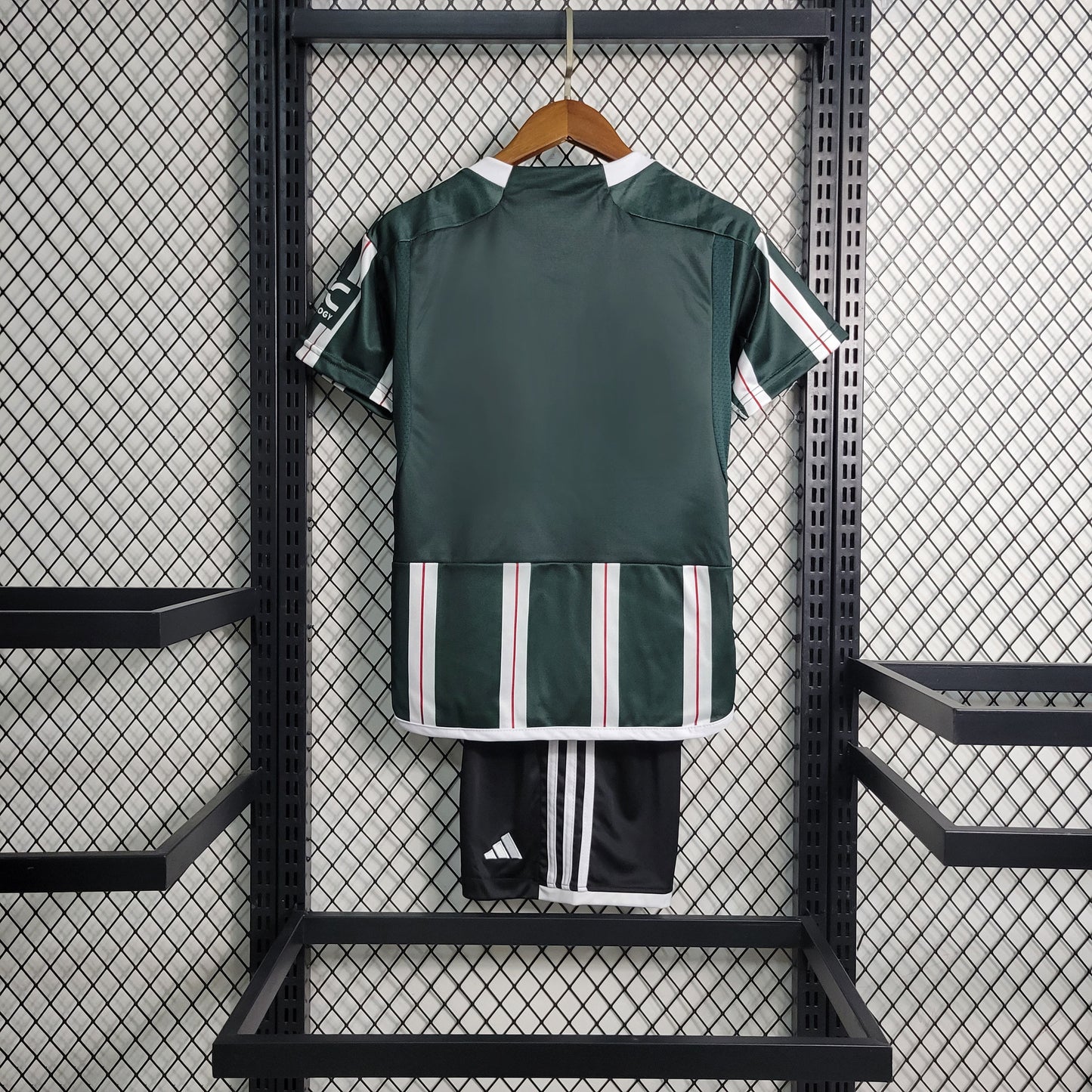 Kit Infantil Manchester United Titular 23/24