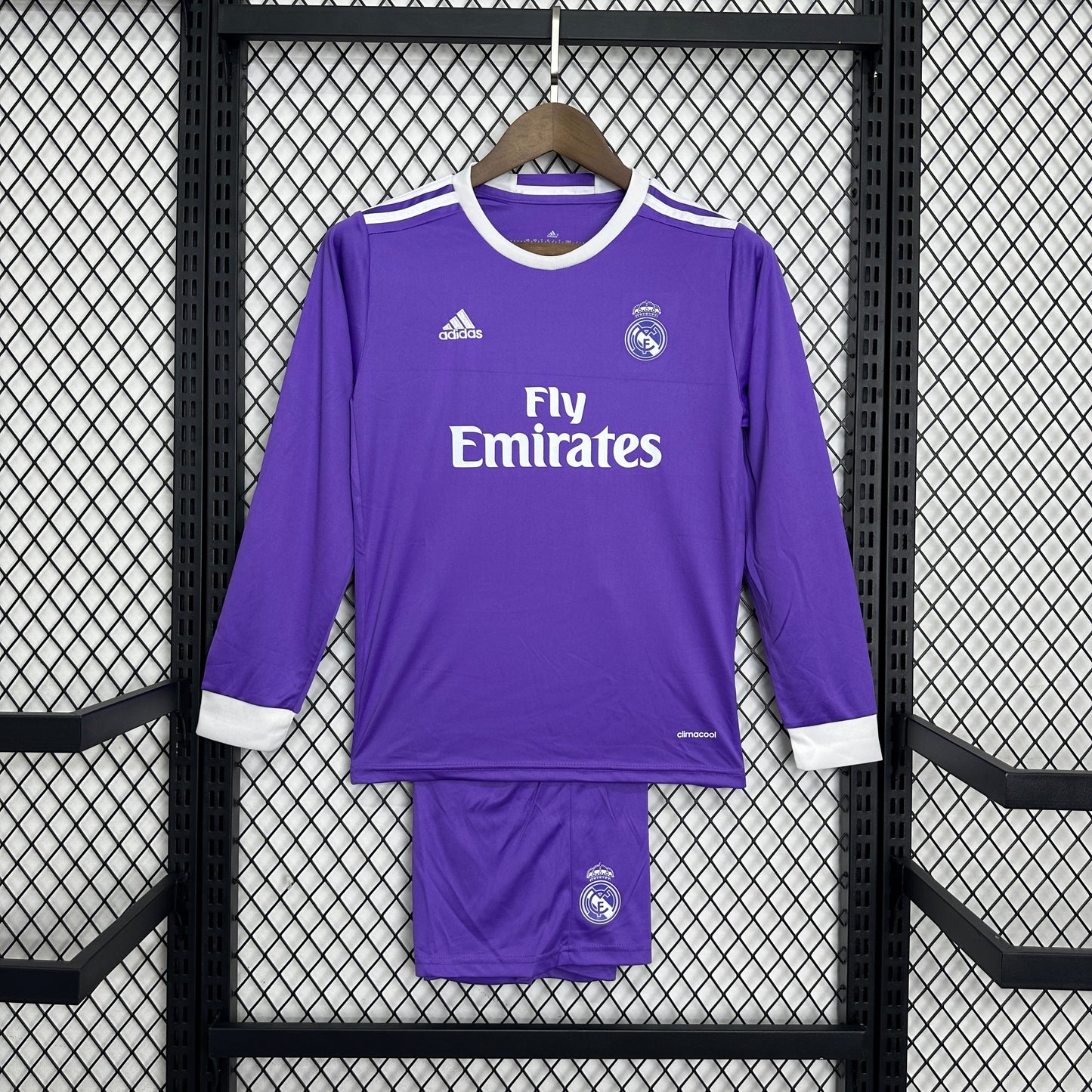 Kit Infantil Real madrid reserva Manga longa  16/17 - Versão Retrô