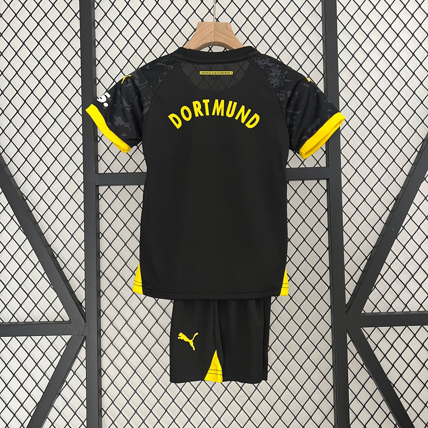 Kit Infantil Borússia Dortmund  2 23/24