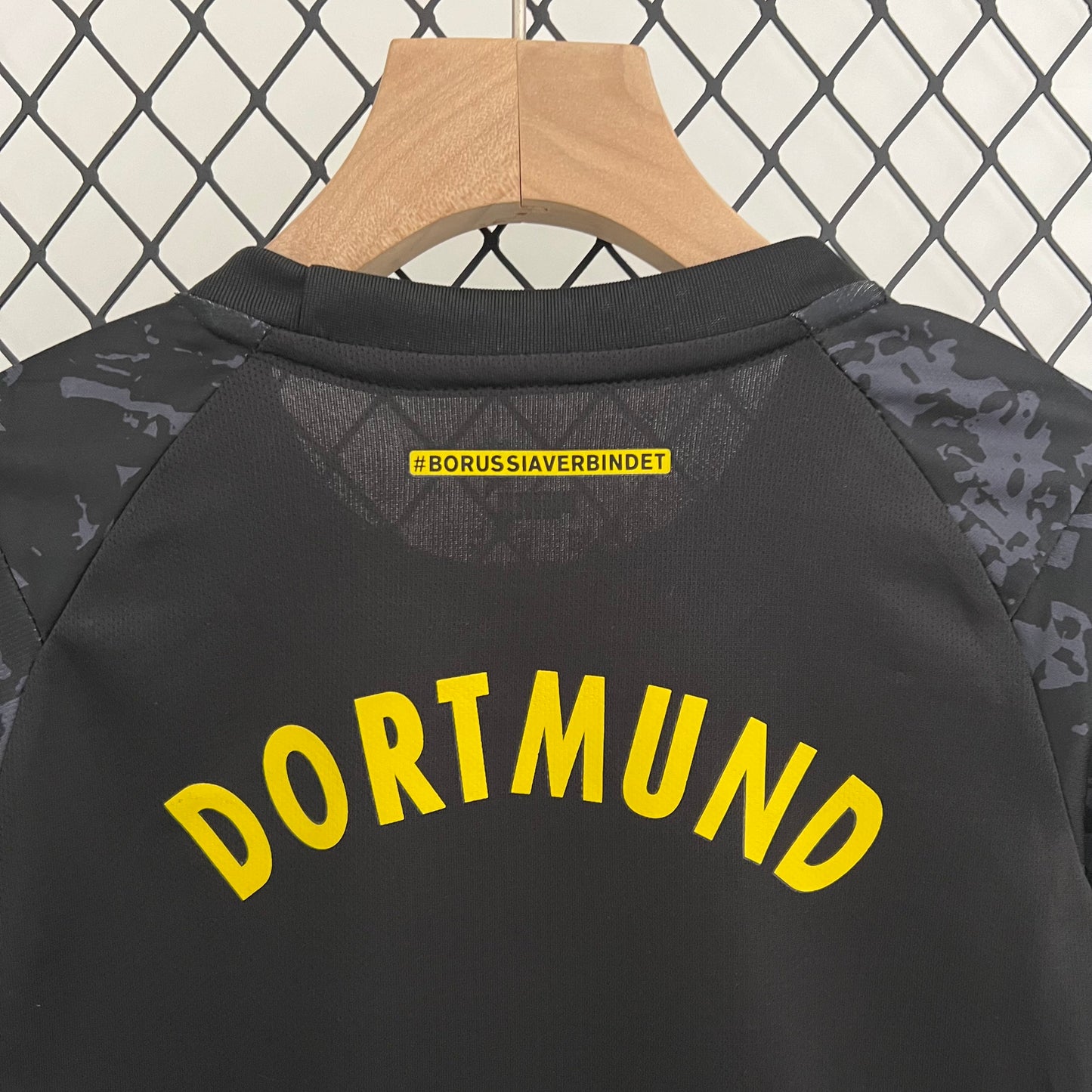 Kit Infantil Borússia Dortmund  2 23/24