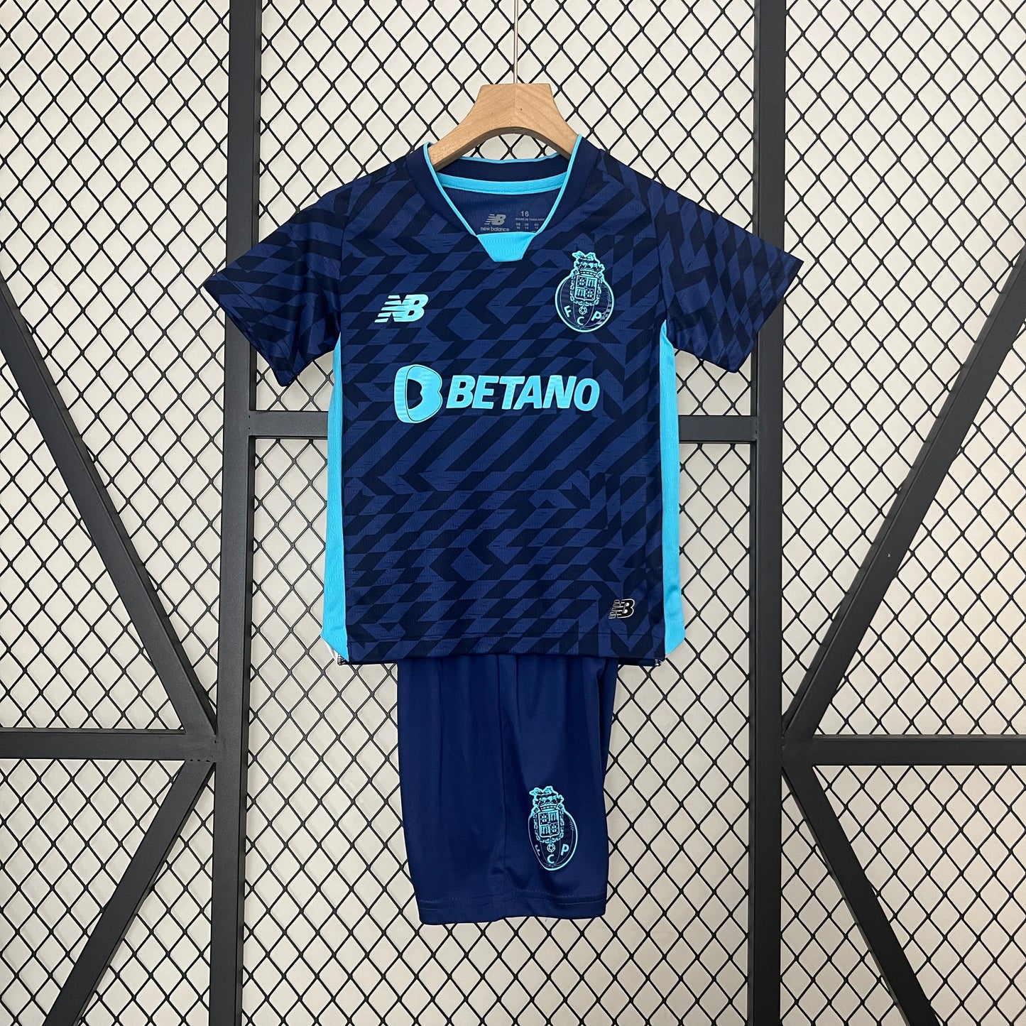 Kit Infantil Porto III 24/25