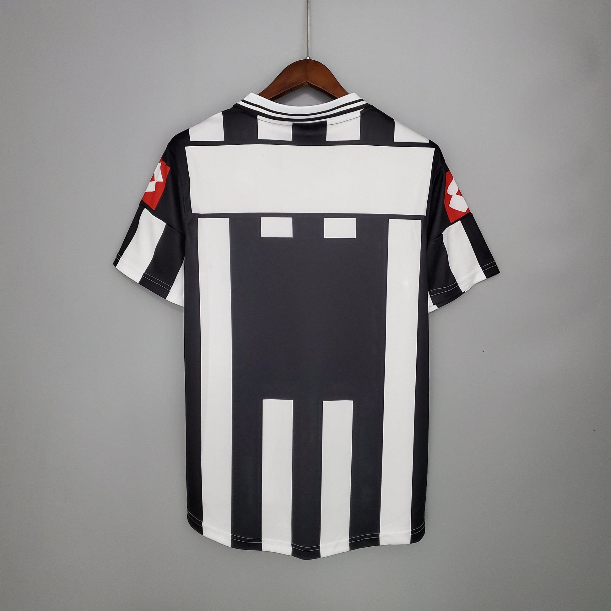 Camisa Juventus Titular 01/02 - Versão Retro - Boutique do Boleiro