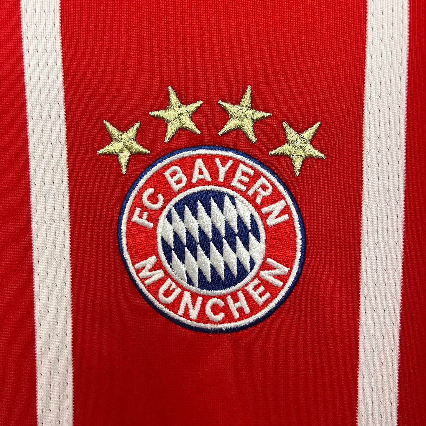 Camisa Bayern Munich Titular 17/18 - Versão Retro