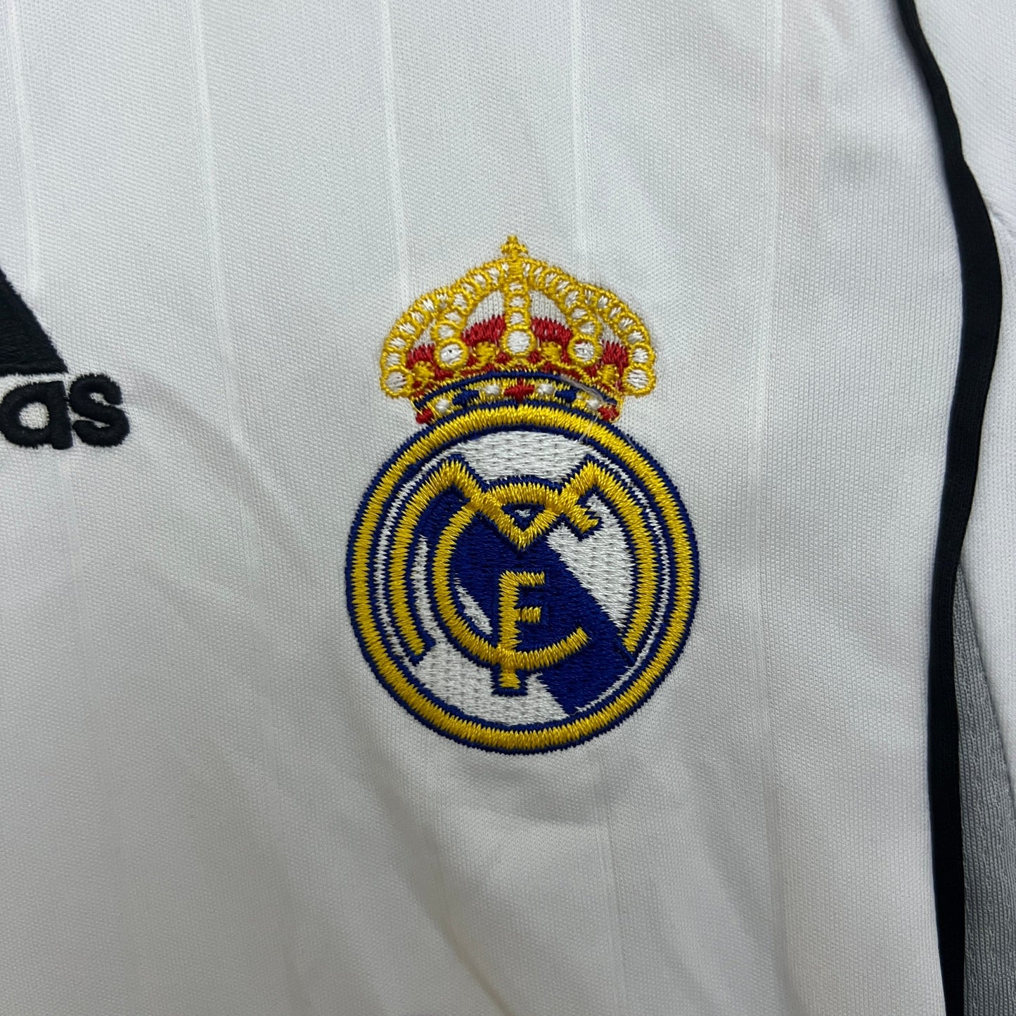 Kit Infantil Real madrid Titular 06/07 - Versão Retrô