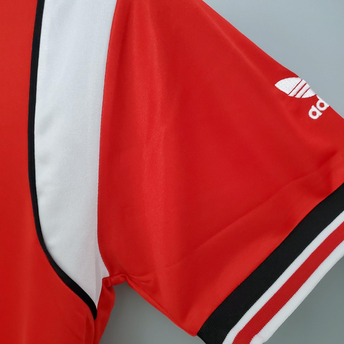 Camisa Manchester United Titular 85/86 - Versão Retro - Boutique do Boleiro