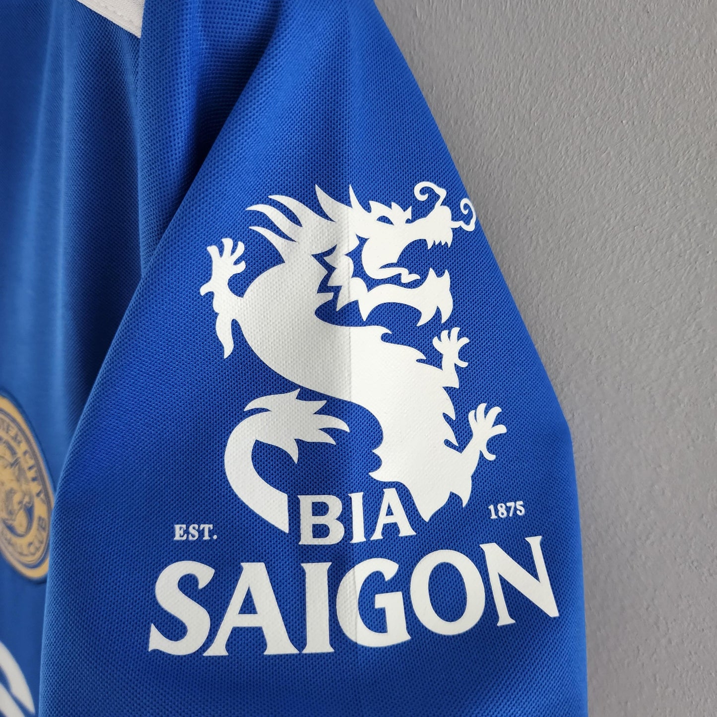 Camisa Leicester Titular 22/23 - Versão Torcedor - Boutique do Boleiro