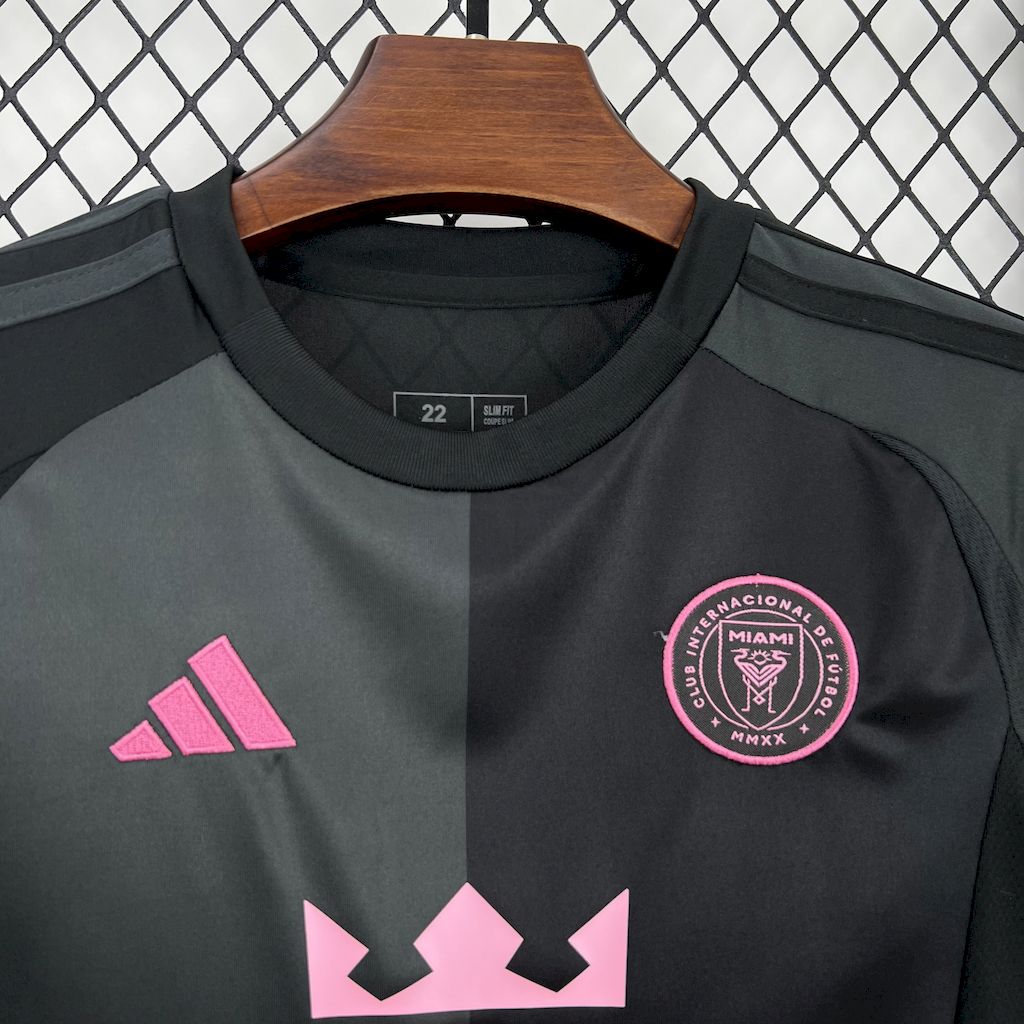 Kit infantil Miami Reserva 25/26