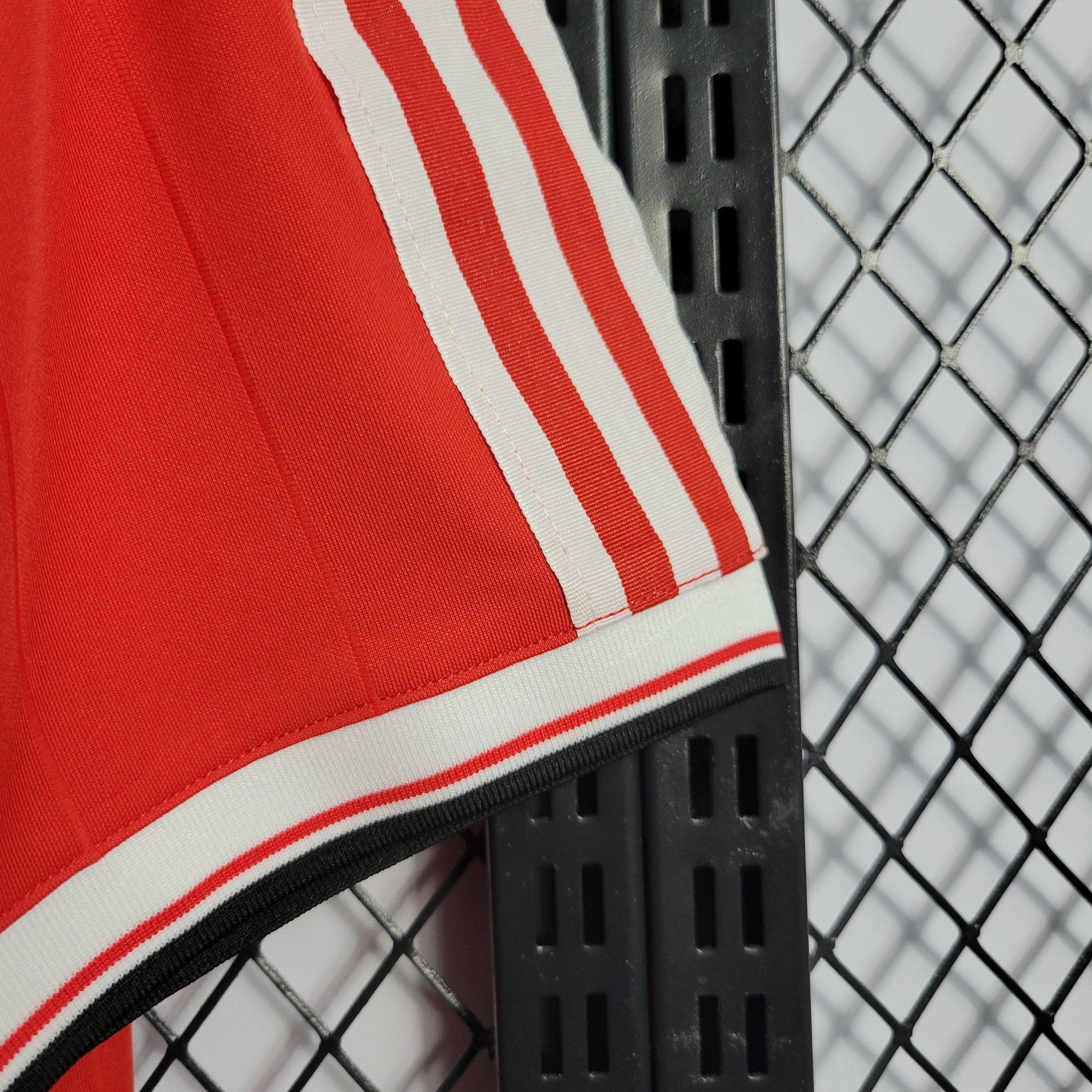 Camisa Manchester United Titular 1984 - Versão Retro - Boutique do Boleiro
