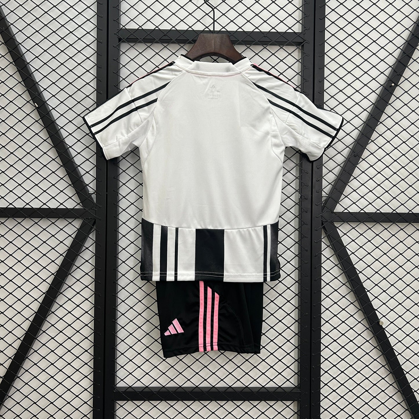 Kit Infantil Juventus Titular 25/26