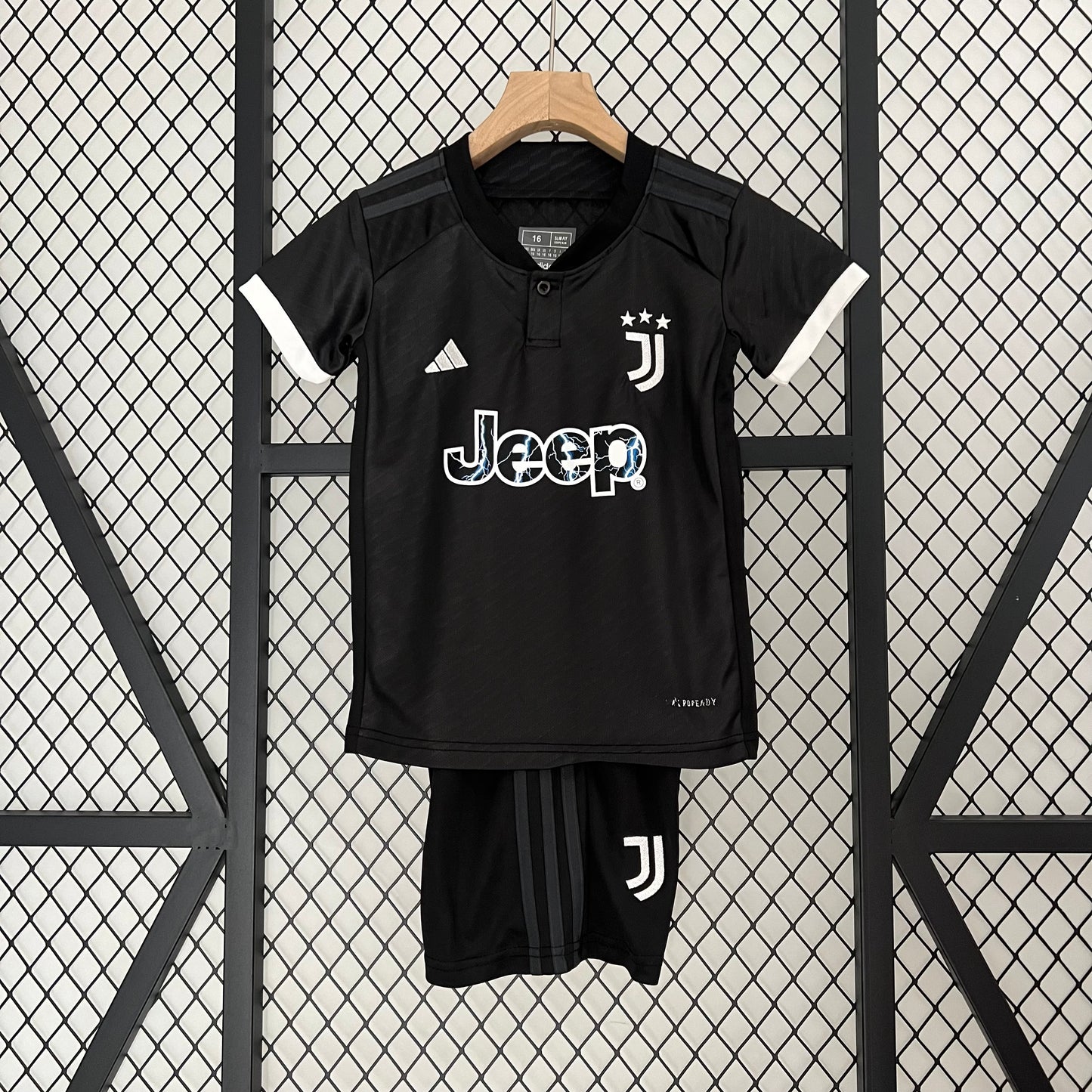 Kit Infantil Juventus 3 23/24