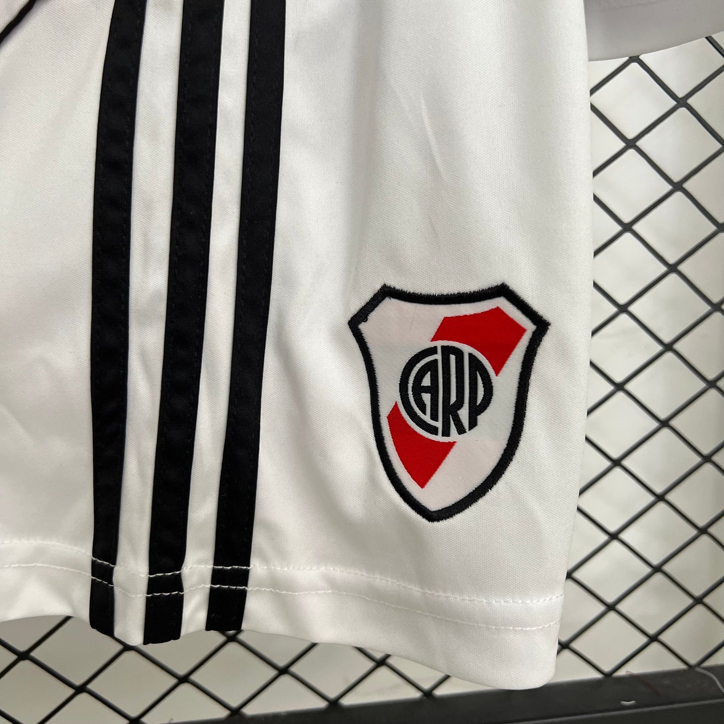 Kit Infantil River Plate titular 25/26