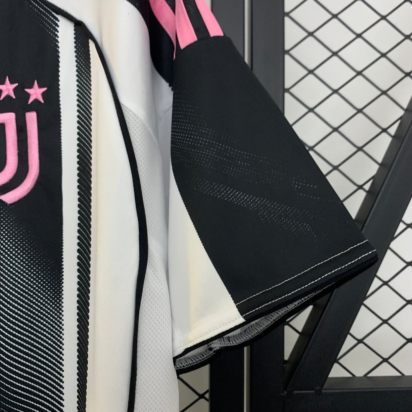 Camisa Juventus Titular 25/26 - Versão Torcedor