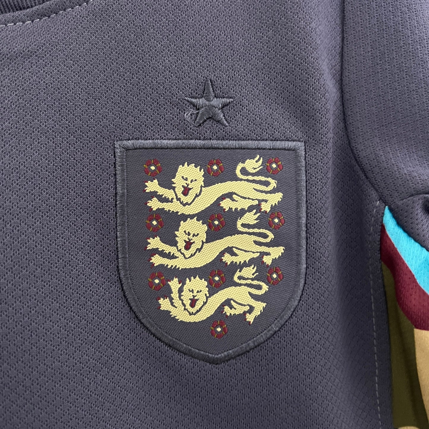 Kit Infantil Inglaterra Reserva 24/25