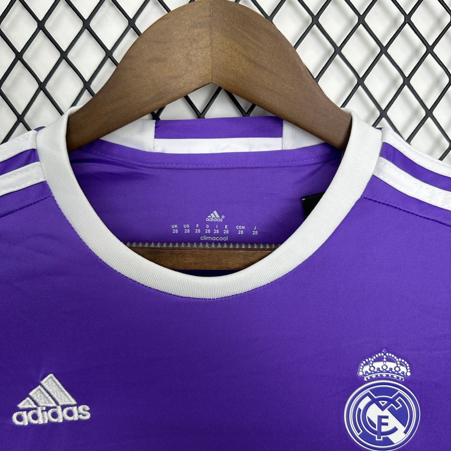 Kit Infantil Real madrid reserva Manga longa  16/17 - Versão Retrô