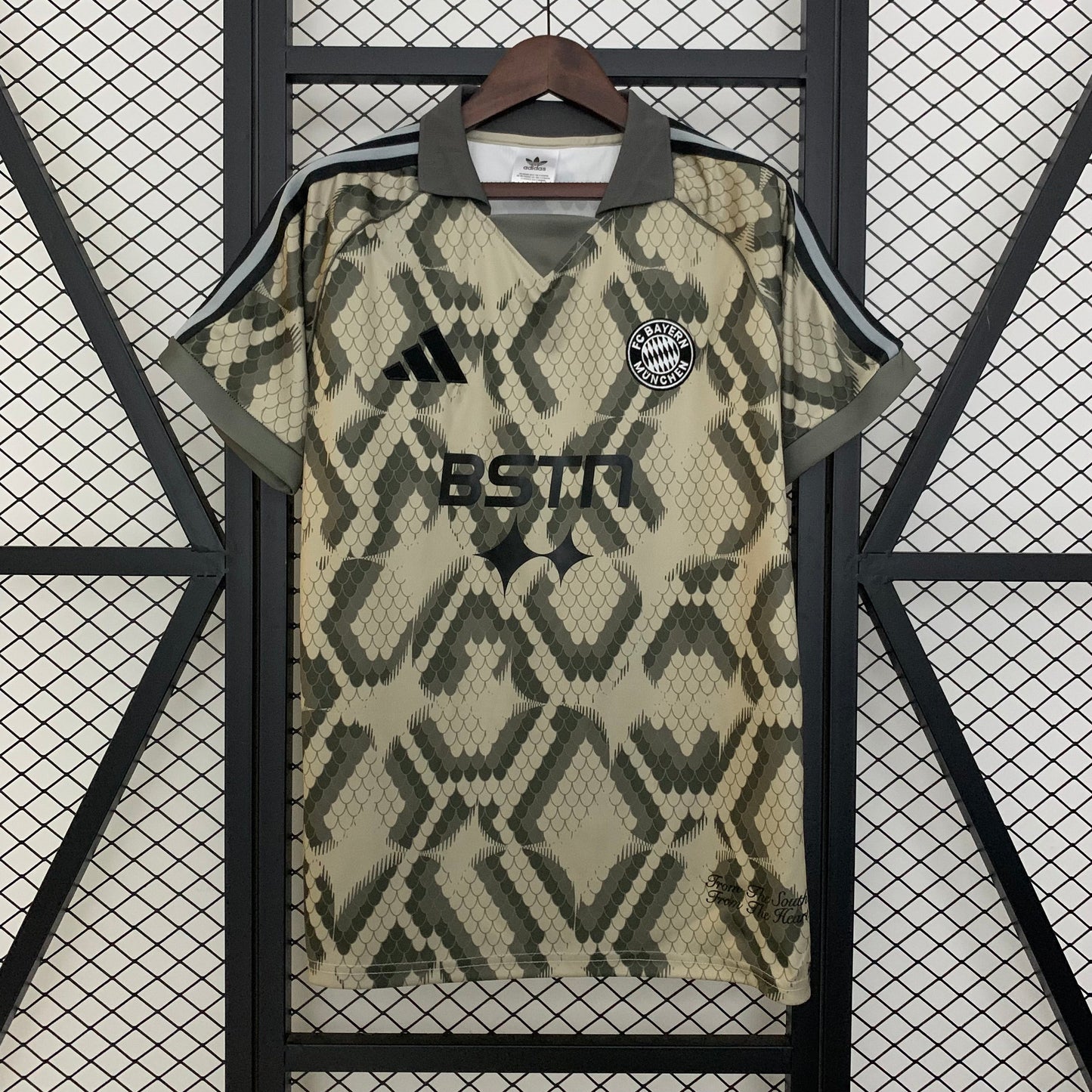 Camisa Bayern Munich Edição Especial 25/26 - Versão Torcedor