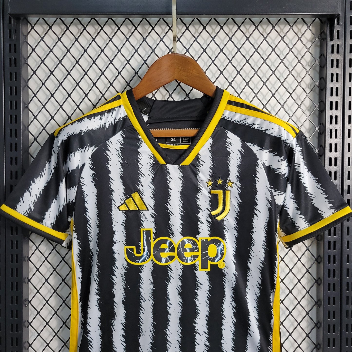 Kit Infantil Juventus  1  23/24