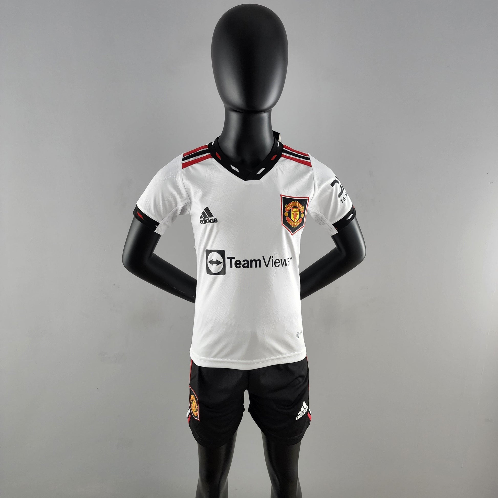 Kit Infantil Manchester United Reserva 22/23 - Boutique do Boleiro