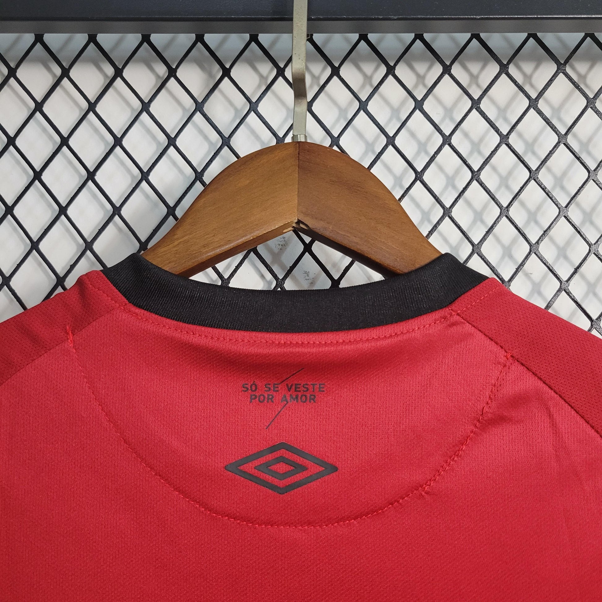 Kit Infantil Athletico Paranaense Titular 23/24 - Boutique do Boleiro