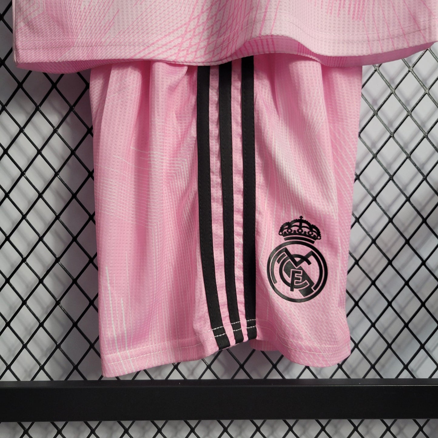 Kit Infantil Real Madrid Pink 22/23 - Boutique do Boleiro