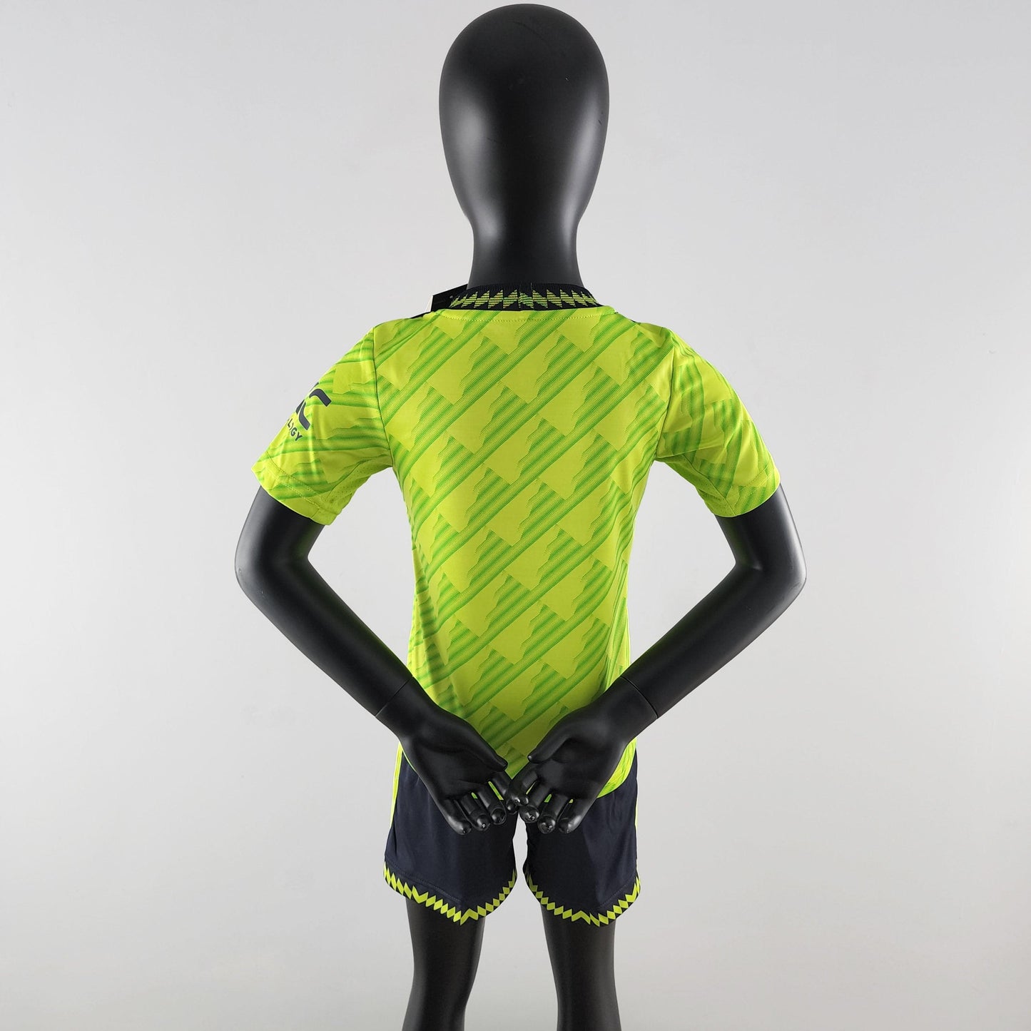 Kit Infantil Manchester United III 22/23 - Boutique do Boleiro