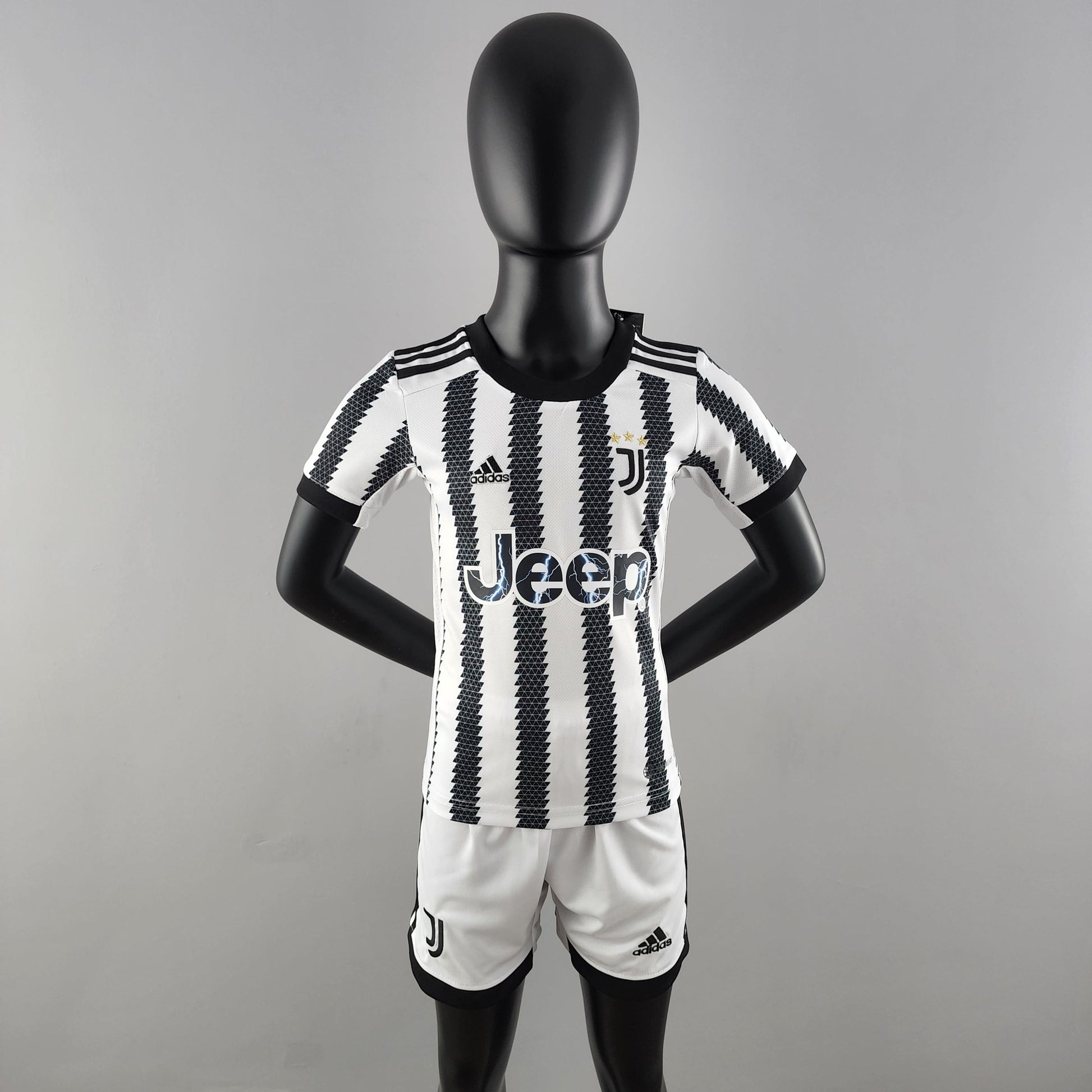 Kit Infantil Juventus Titular 22/23 - Boutique do Boleiro
