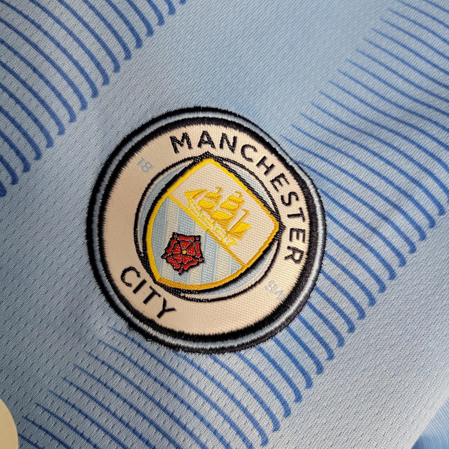 Kit Infantil Manchester City Titular 23/24 - Boutique do Boleiro