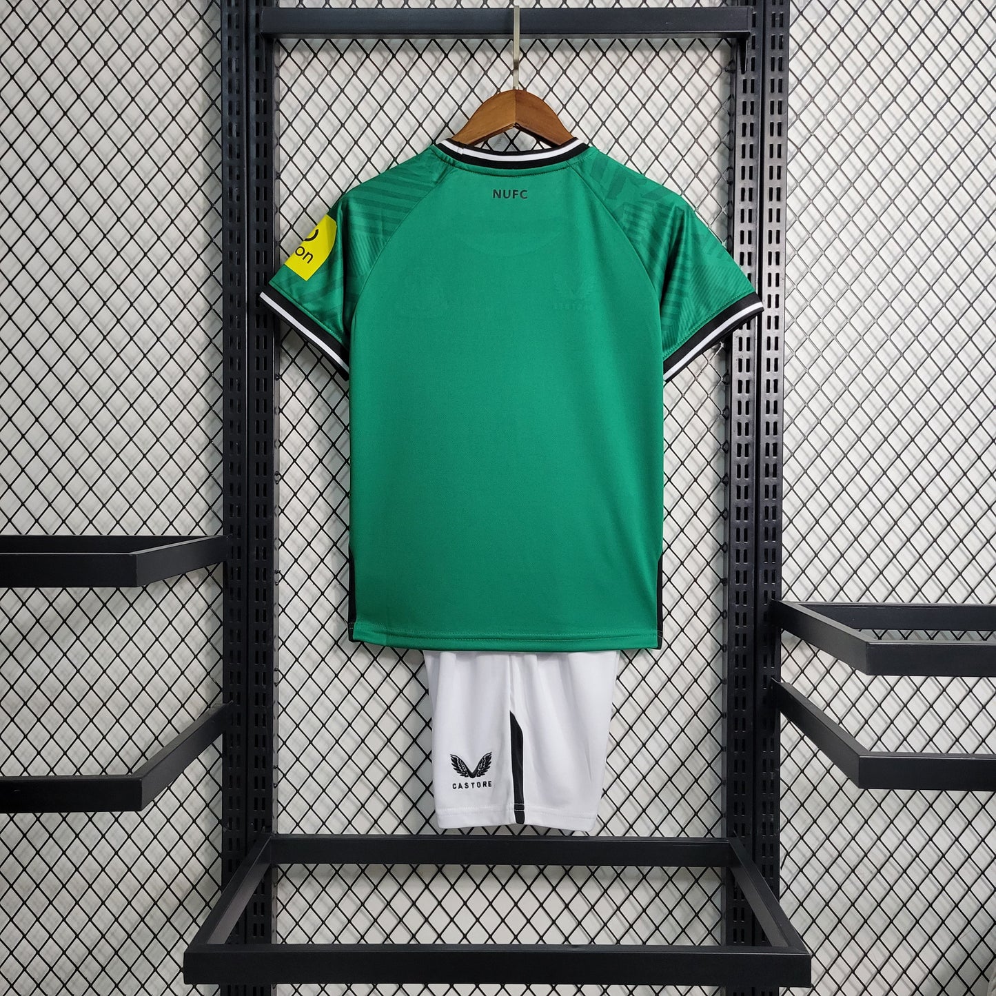 Kit Infantil NewCastle 2 23/24