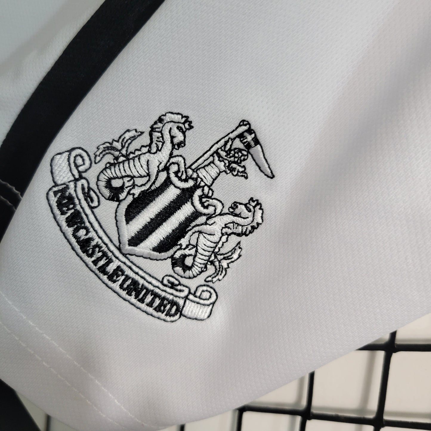 Kit Infantil NewCastle 2 23/24