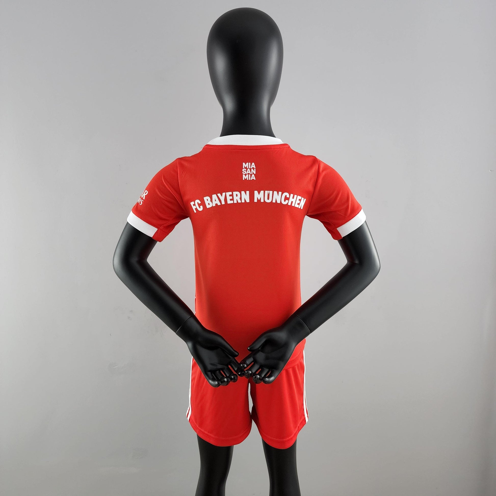 Kit Infantil Bayern Titular 22/23 - Boutique do Boleiro