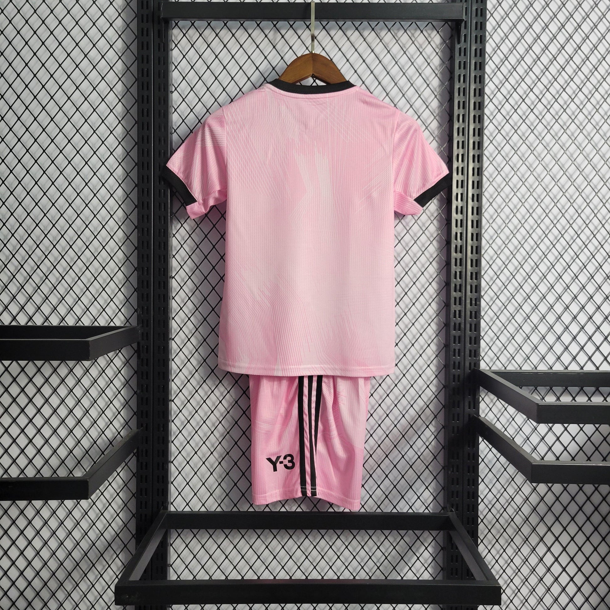 Kit Infantil Real Madrid Pink 22/23 - Boutique do Boleiro